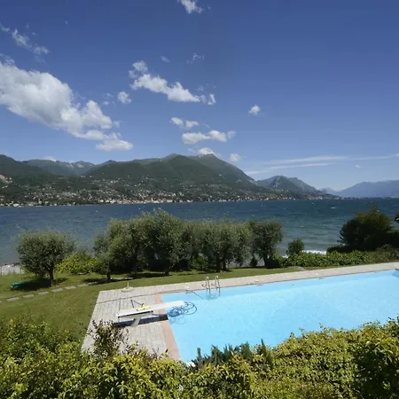 Villa Portesina, Lakefront With Private Pool&garden Sleeps 10