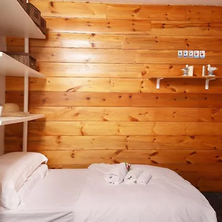 Portesina, Lakefront With Private Pool And Garden Sleeps 10 Villa *