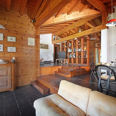 Villa Portesina, Lakefront With Private Pool And Garden Sleeps 10 *