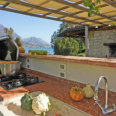 Portesina, Lakefront With Private Pool And Garden Sleeps 10 Villa San Felice del Benaco