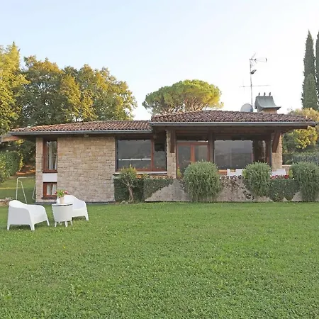 Portesina, Lakefront With Private Pool And Garden Sleeps 10