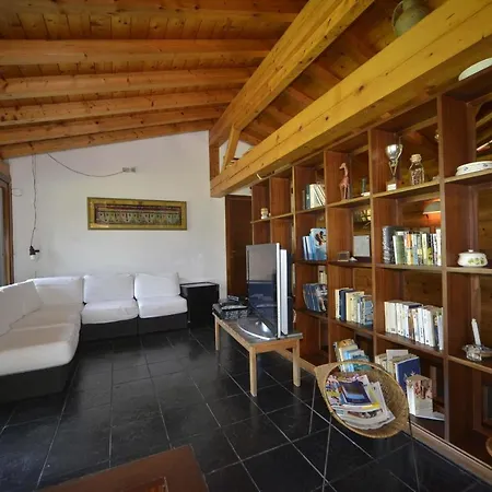 Villa Portesina, Lakefront With Private Pool And Garden Sleeps 10 San Felice del Benaco