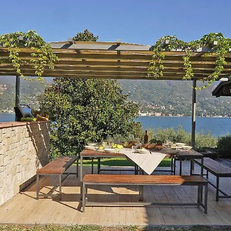Portesina, Lakefront With Private Pool And Garden Sleeps 10 Villa *