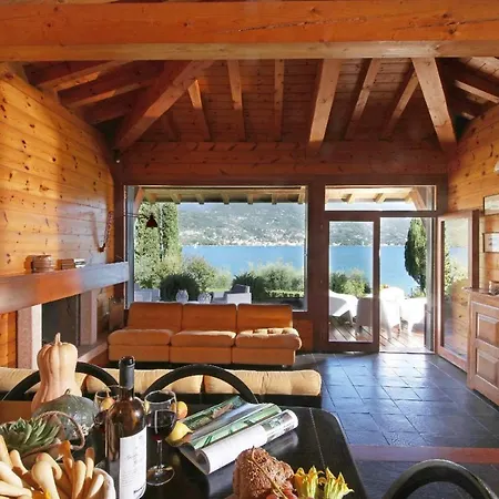 Portesina, Lakefront With Private Pool And Garden Sleeps 10 * San Felice del Benaco