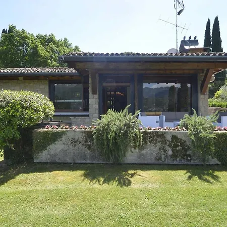 Portesina, Lakefront With Private Pool And Garden Sleeps 10 * San Felice del Benaco